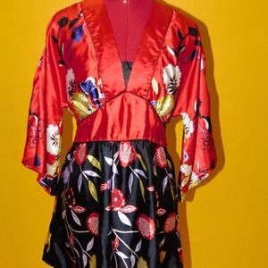 5/$30.00  Lavender Star Floral Kimono Style Top